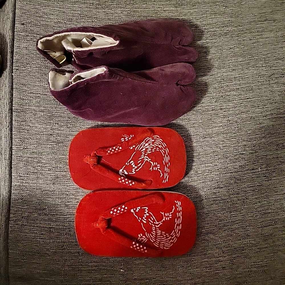 Vtg Japanese Child's Tabi Slippers Sandals Velvet 1940s Estate Sale Red Rooster